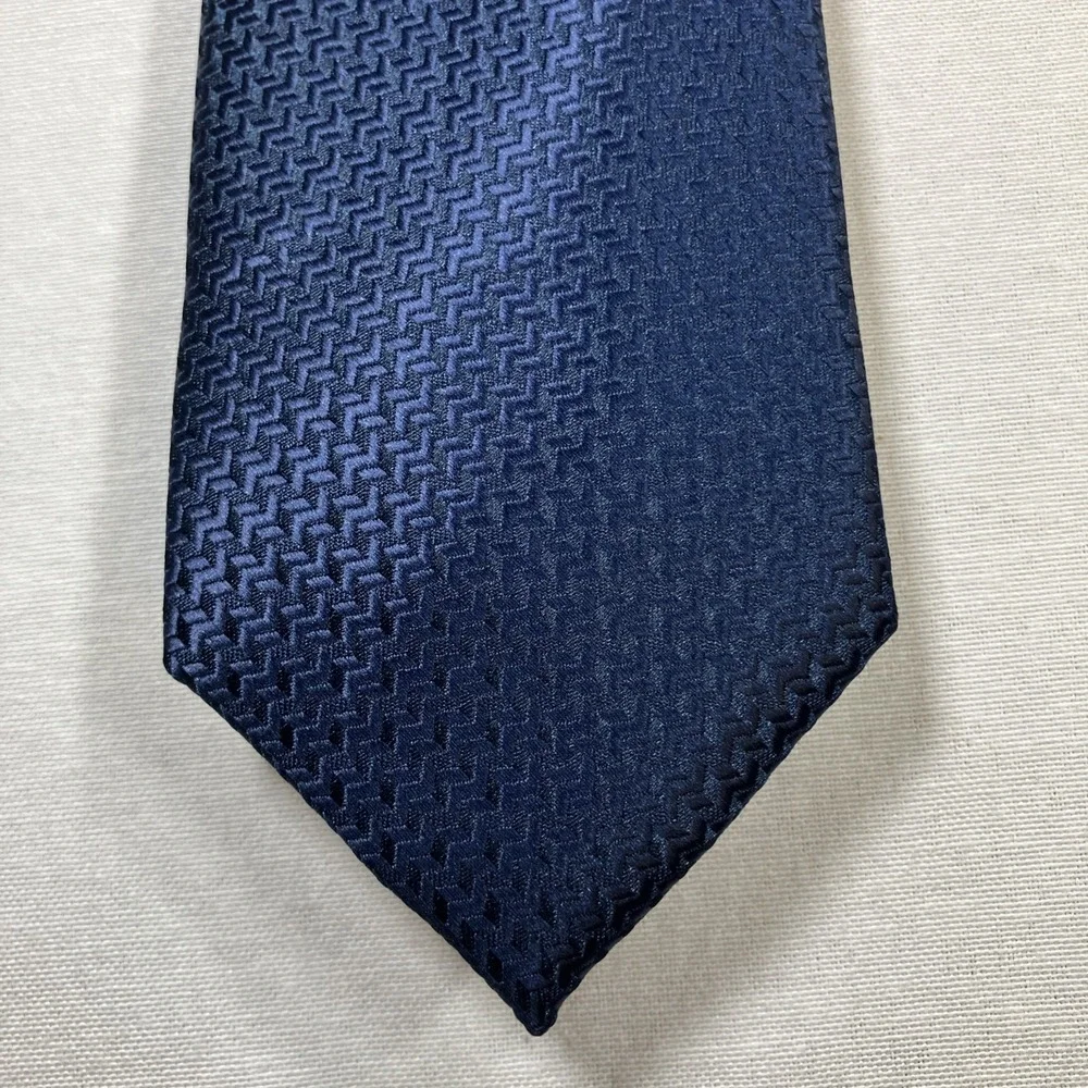 New Van Heusen Neck Tie with Tie Clip Navy Blue‎ Textured Basket-Weave Geometric
